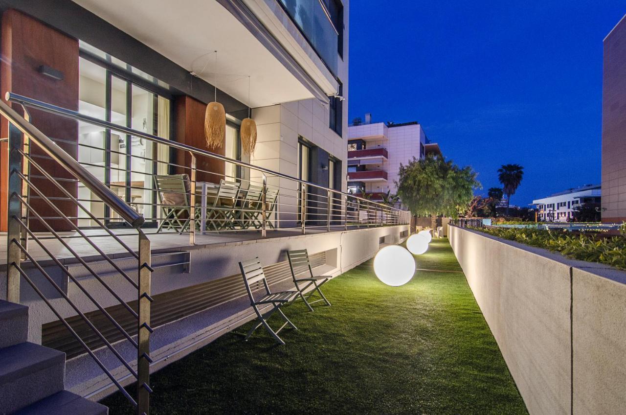 Sitges Spaces Garden Paradise 3 Bedroom, 3 Bathroom, Huge Private Garden-Terrace, Pool- Sleeps Up To 8 Экстерьер фото