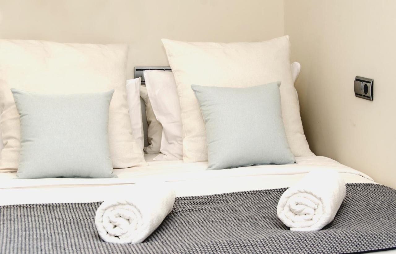 Sitges Spaces Garden Paradise 3 Bedroom, 3 Bathroom, Huge Private Garden-Terrace, Pool- Sleeps Up To 8 Экстерьер фото